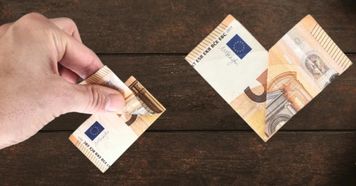 Geld falten Herz Schritt 4