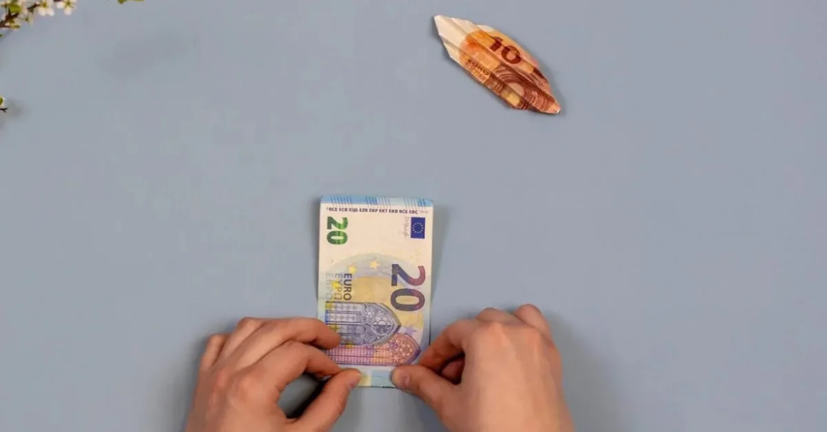 Geld falten schmetterling
